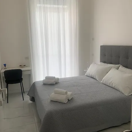 Appartamento Incantevole A Chiaia Naples Exterior photo