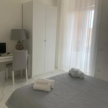 Appartamento Incantevole A Chiaia Naples Exterior photo